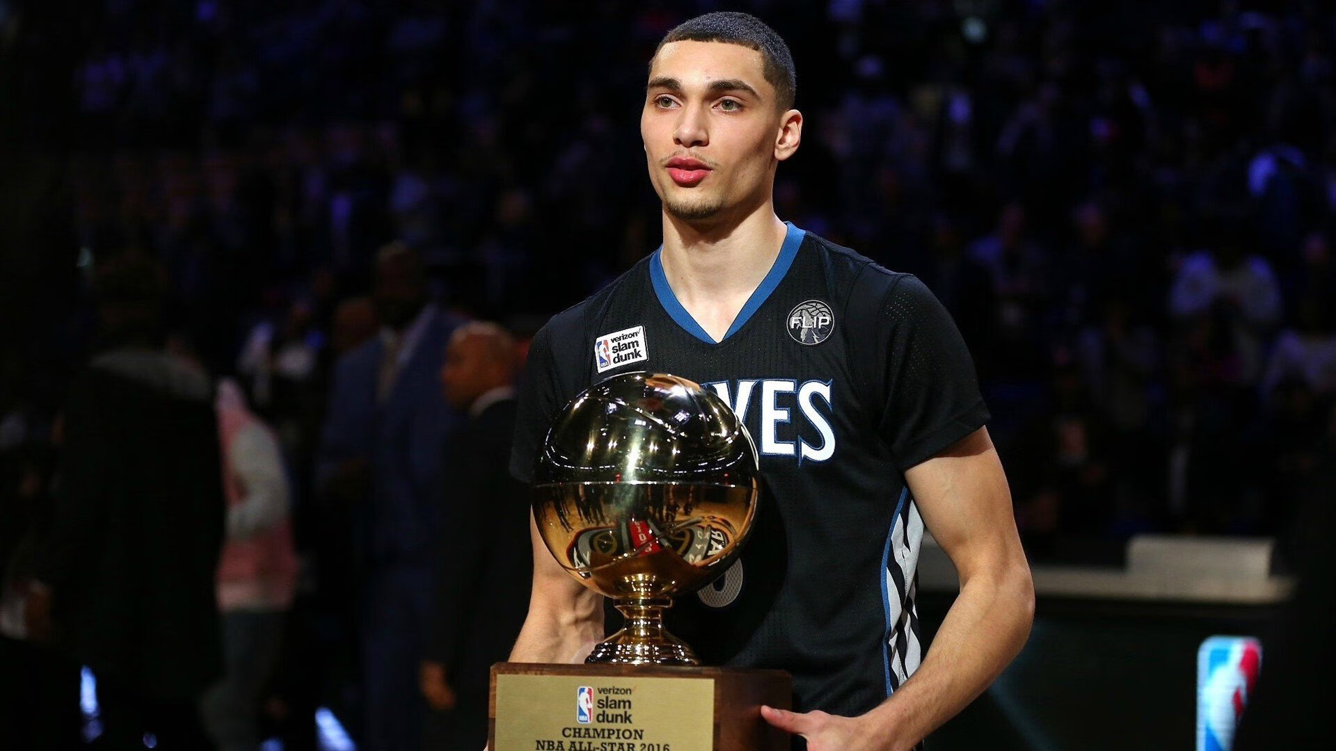 ayx爱游戏官网-“绝境反击：逆风翻盘成为本场比赛最暖心瞬间”，绝境反击视频